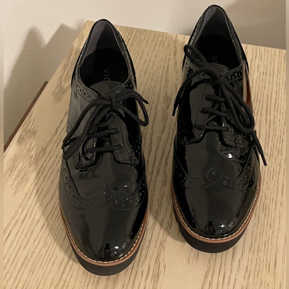 Vionic Black Patent Leather Brogue Flats - Picture 7 of 9